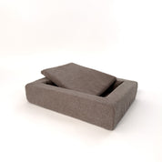 Clay-sävyinen peti sisätyyny irrallaan – Rapsu Bed koko M
