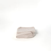 luonnonvalkoinen Ivory-päällinen koiranpetiin, edestä kuvattuna